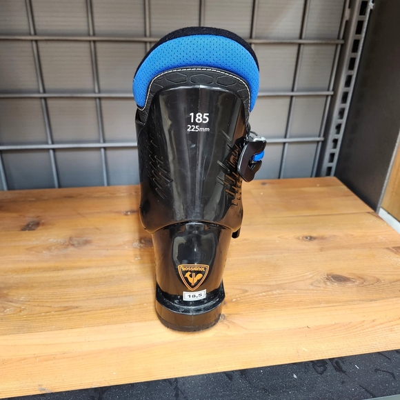 Kids 18.5 Rossignol Black and Blue Ski Boots - Picture 2 of 3